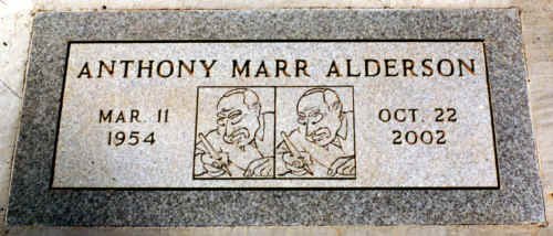 Headstone.jpg (366389 bytes)